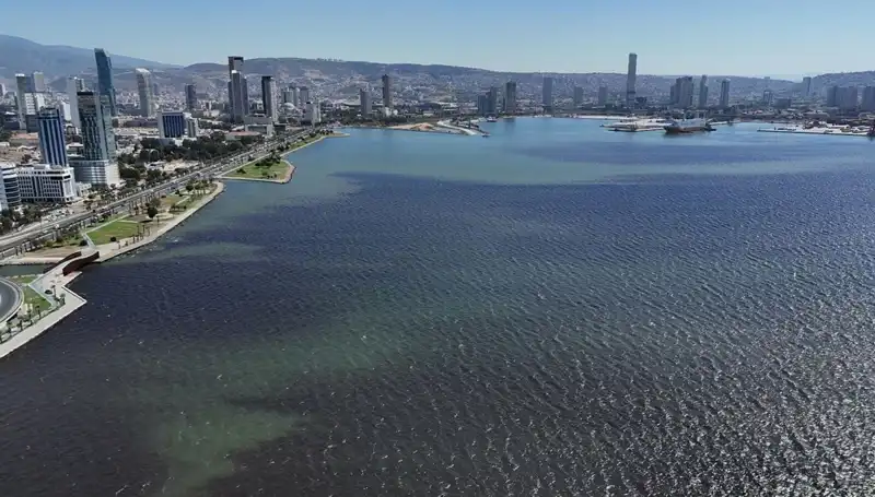 İzmir Körfezi’nde Kötü Koku Alarmı: Son Gelişmeler Neler?