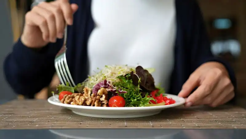 Önce Sebze Yemek: Sağlığınıza Nasıl Katkı Sağlıyor?