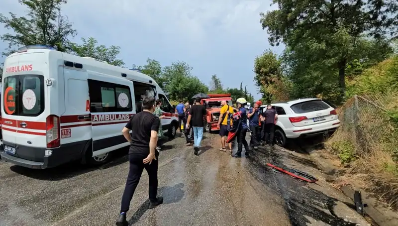 Sakarya’da Feci Kaza: Kamyonet ile Cip Çarpıştı, 4 Çocuk Yaralı