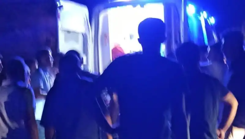 Otomobil Uçurumdan Yuvarlandı: Sürücüyağn Ciddi Yaralanma