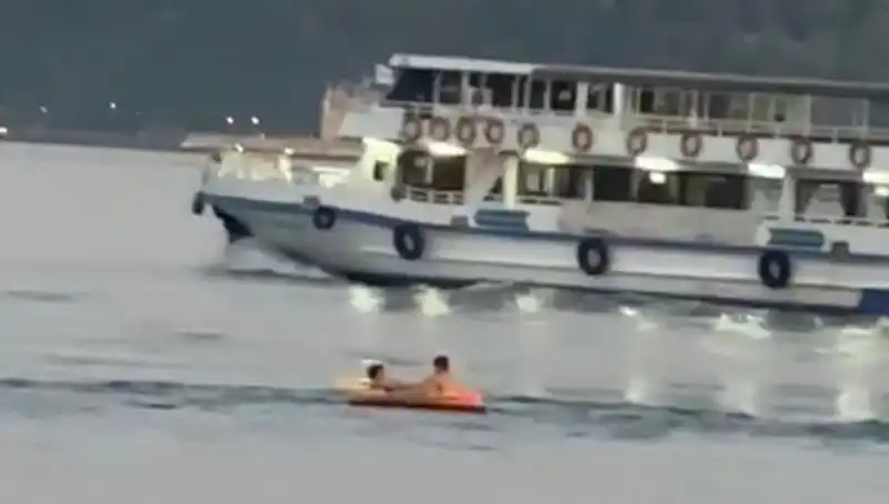 Sarıyer Sahilinde İki Çocuk Botla Denize Açıldı: Olayın Ardındaki Gerçekler