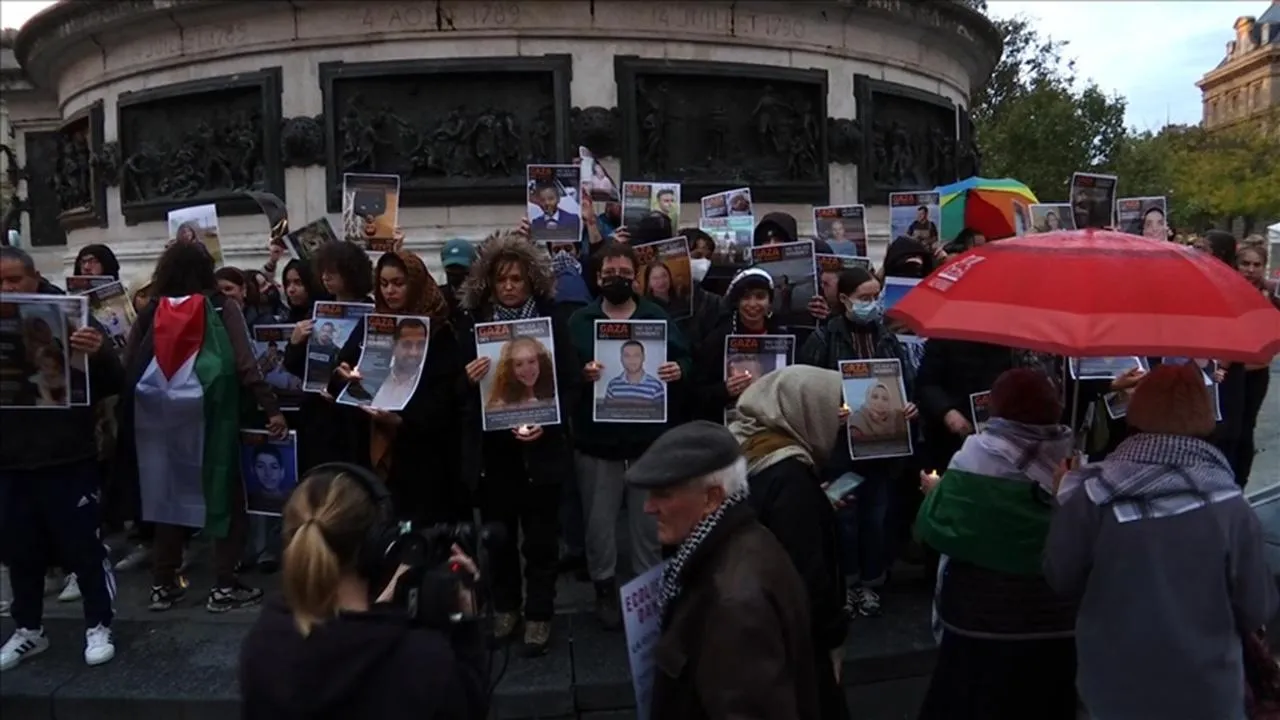 Paris’te Filistin Destekçileri, İsrail’e Silah Ambargosu Uygulanması İçin Yürüdü