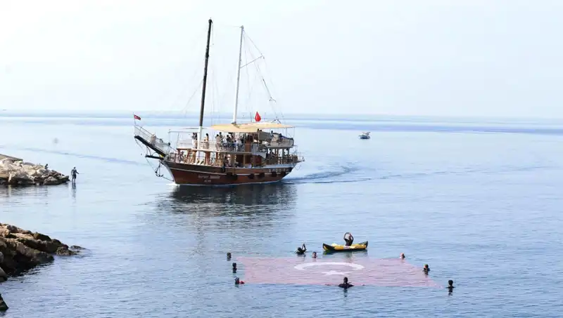 15 Temmuz'un Derin İzleri: Denizde Unutulmaz Anma Töreni