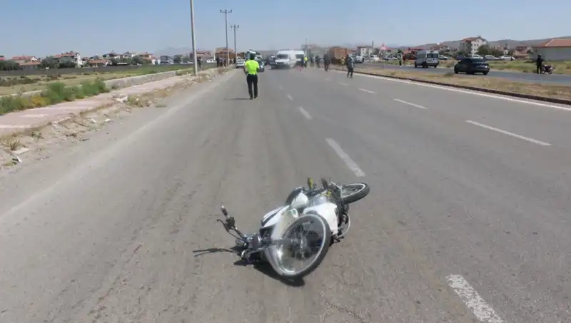 Dur İhtarına Uymadı, Polise Çarparak Kaçmaya Çalıştı