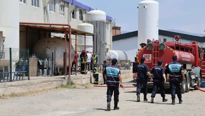 Elazığ'da Gaz Dolum Tesisinde Şok Edici Patlama: Yerle Bir Olan Alan