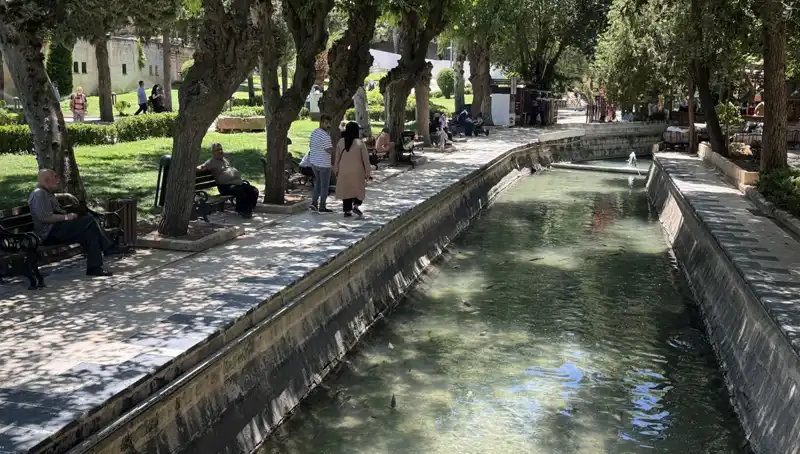 Şanlıurfa'da Sıcaklık Rekor Kırdı: Termometreler 37 Dereceyi Gösterdi!