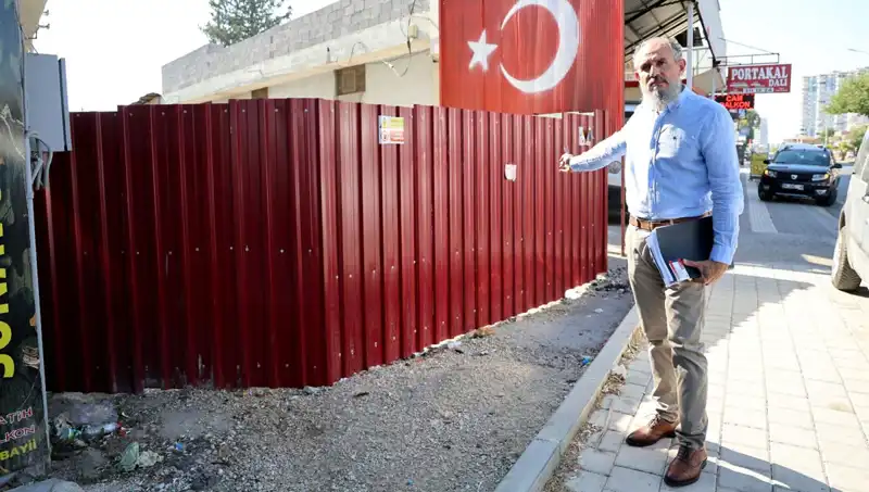 Tapulu Arazim Diyerek Sokağı Kapatma Eylemi, Yerel Halkı İkiye Böldü