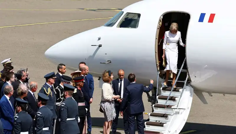 Eşi Brigitte Macron'un Elini Bıraktığı Anın Arkasındaki Şaşırtıcı Sebep Nedir?