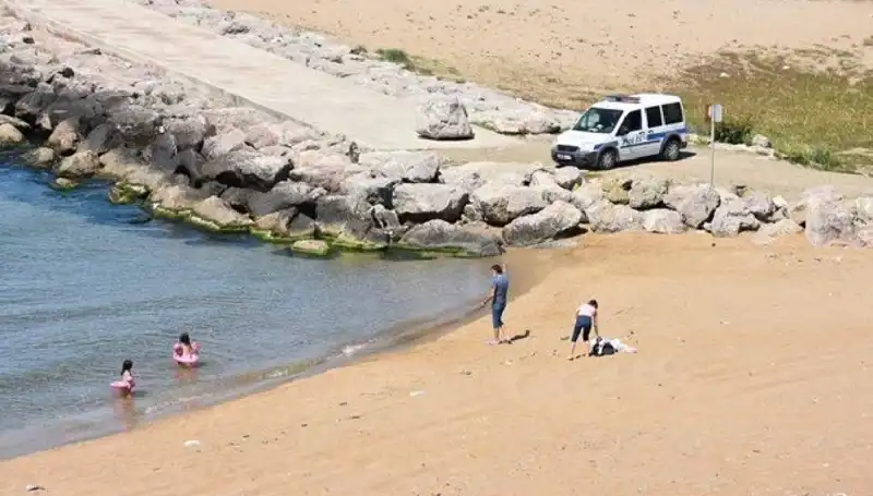 Sinop'taki Bazı Sahillerde Denize Giriş Yasağı: Nedeni Ne?