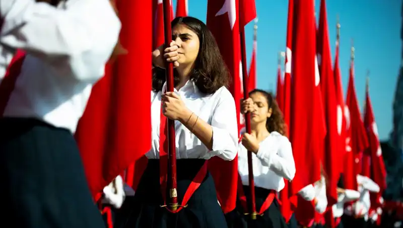 19 Mayıs Resmi Tatil Mi? 2025 Takvimine Bakalım!