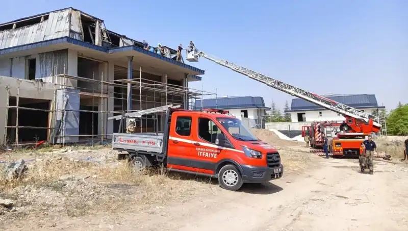 Ankara Gölbaşı'nda Villaları Tehdit Eden Büyük Yangın Panik Yarattı