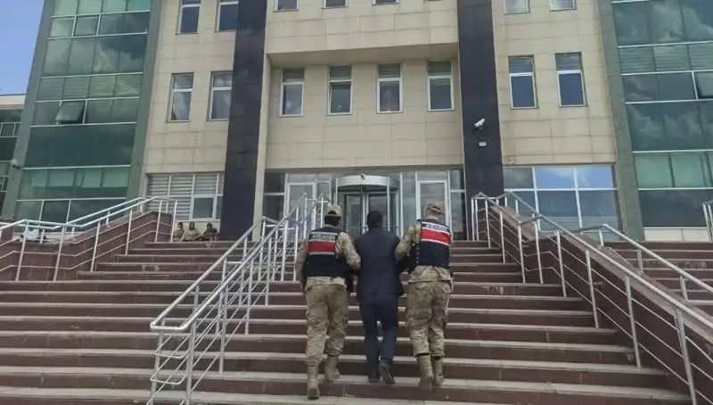 Aranan Şahıs Saklandığı Yerde Yakalandı: Hapis Cezası Şoku