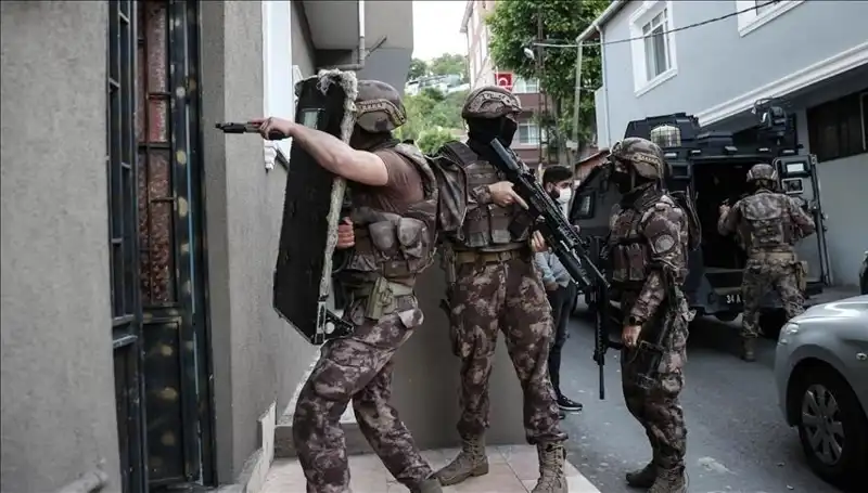 İstanbul'da DAEŞ Terör Örgütüne Yönelik Büyük Operasyon: 20 Gözaltı