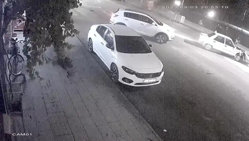 Yaya Geçidinde Yaşanan Talihsiz Kaza: Yaya, Arkadan Çarpan Araçla Can Bağışladı
