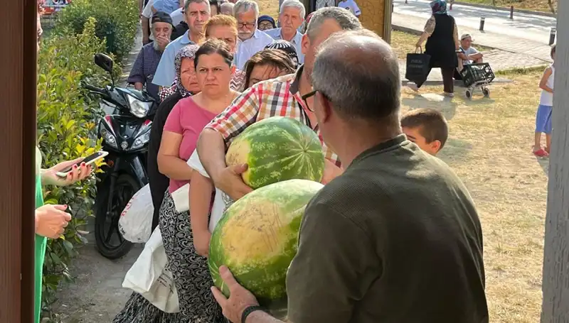 Tarlada Kaldı, Ücretsiz Dağıtıldı: Hasat Zamanı Drama Dönüştü