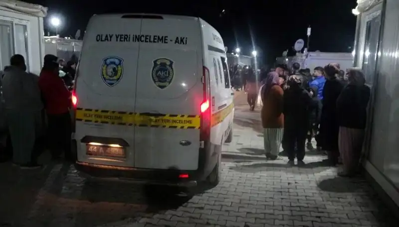 Husumetli İki Grup Arasında Çıkan Silahlı Kavga: Kan Gözyaşına Dönüştü