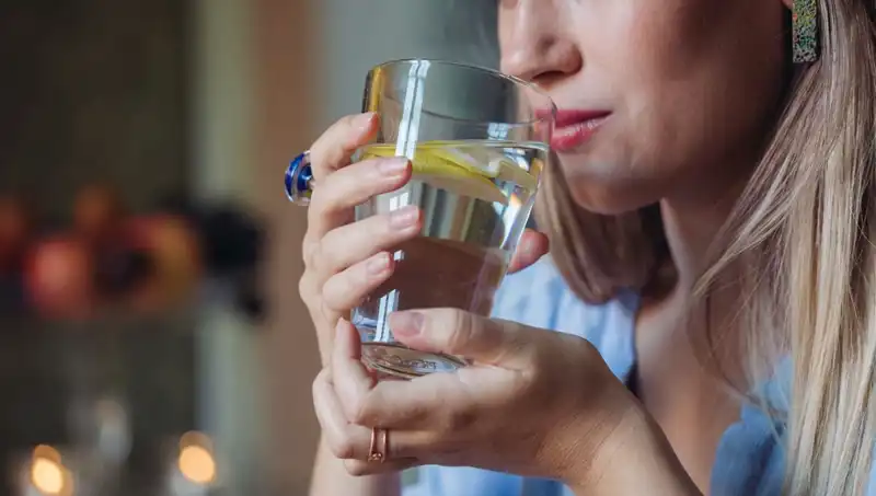 Aç Karnına 1 Litre Su İçmenin Şaşırtıcı Faydaları