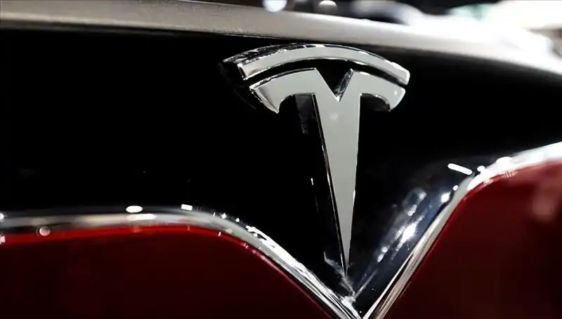 Tesla'da Kriz Mi Kapıda? Ucuz Model Tartışması ve FSD Beklentileri