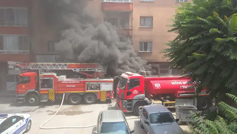 Niğde'de Beyaz Eşya Deposunda Büyük Yangın: Olayın Ayrıntıları