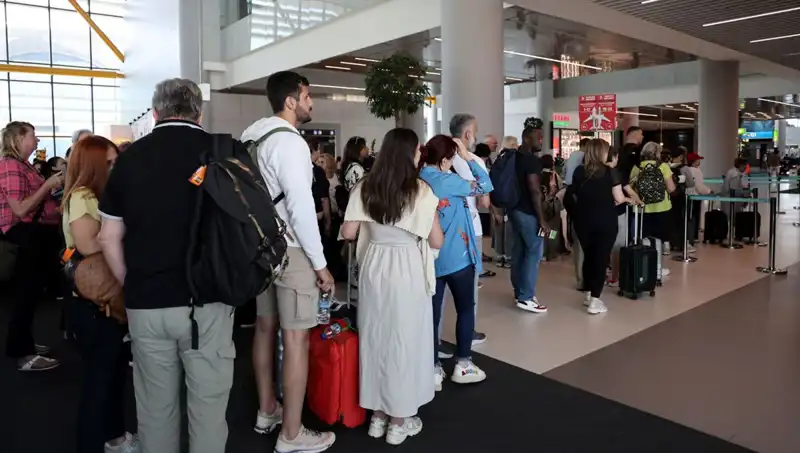 İstanbul Havalimanı'nda Bayram Yoğunluğu: 1.642 Uçuş Planlandı