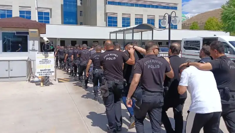Ankara'da Tehditlerle Haraç Kesilen Çeteye Dev Operasyon: Avukatlar da İçinde!