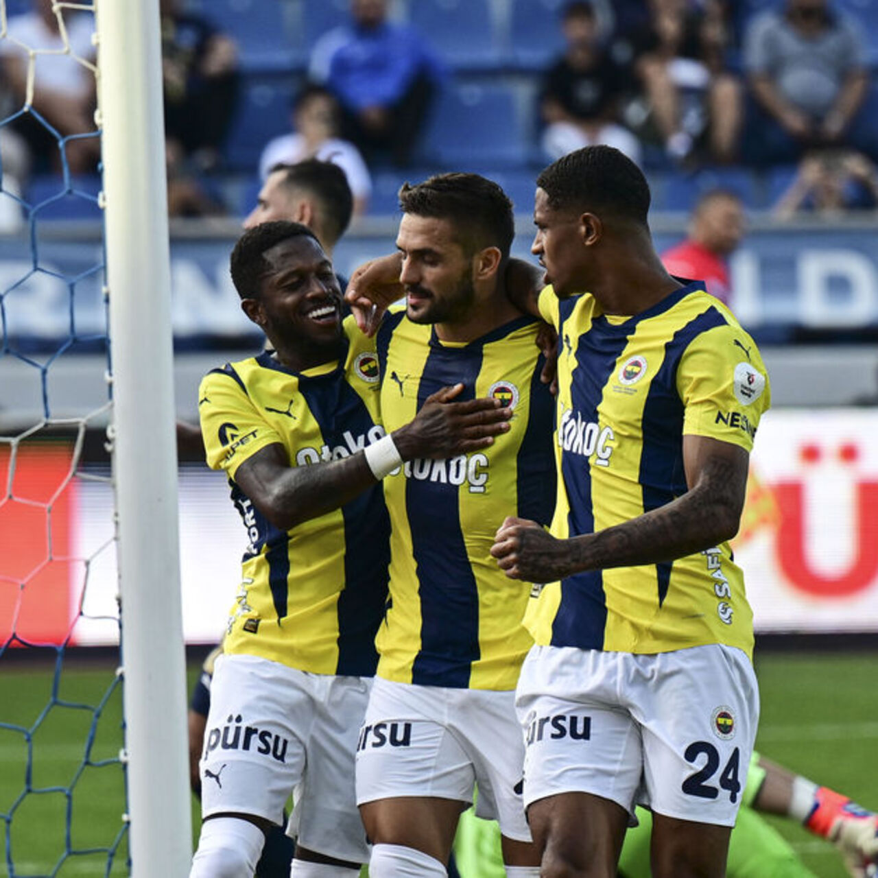 Fenerbahçe, Antalyaspor Deplasmanında: Kritik Maçın Detayları Belli Oldu