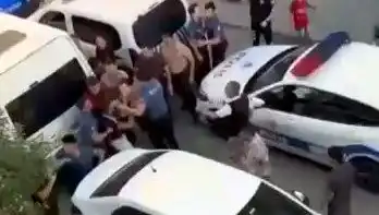 Sosyal Medyada Başlayan Kavga Sokaklarda Büyüyerek Tehlikeli Boyutlara Ulaştı