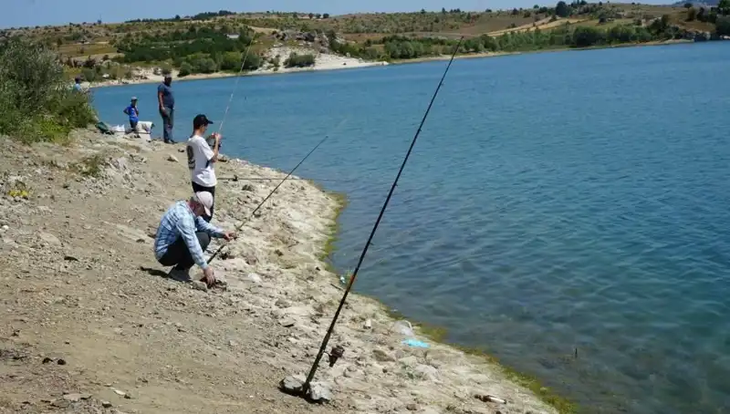 Kafesler Patladı! Balık Severler Barajda Ne Yaşadı?