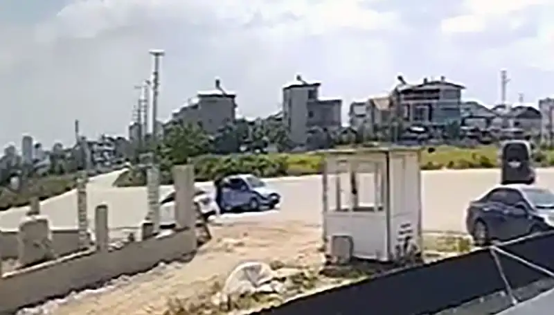 Park Halindeki Araçlardan Yüzlerce Bin Lira Çalan Hırsızlık Olayı